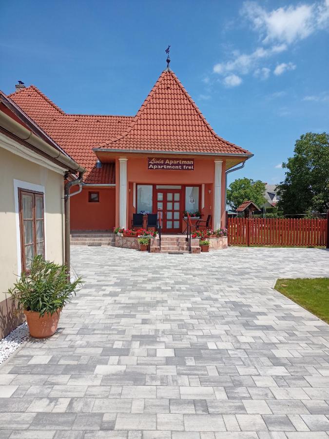 Livia Apartman Bük Buitenkant foto