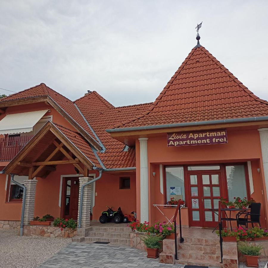 Livia Apartman Bük Buitenkant foto