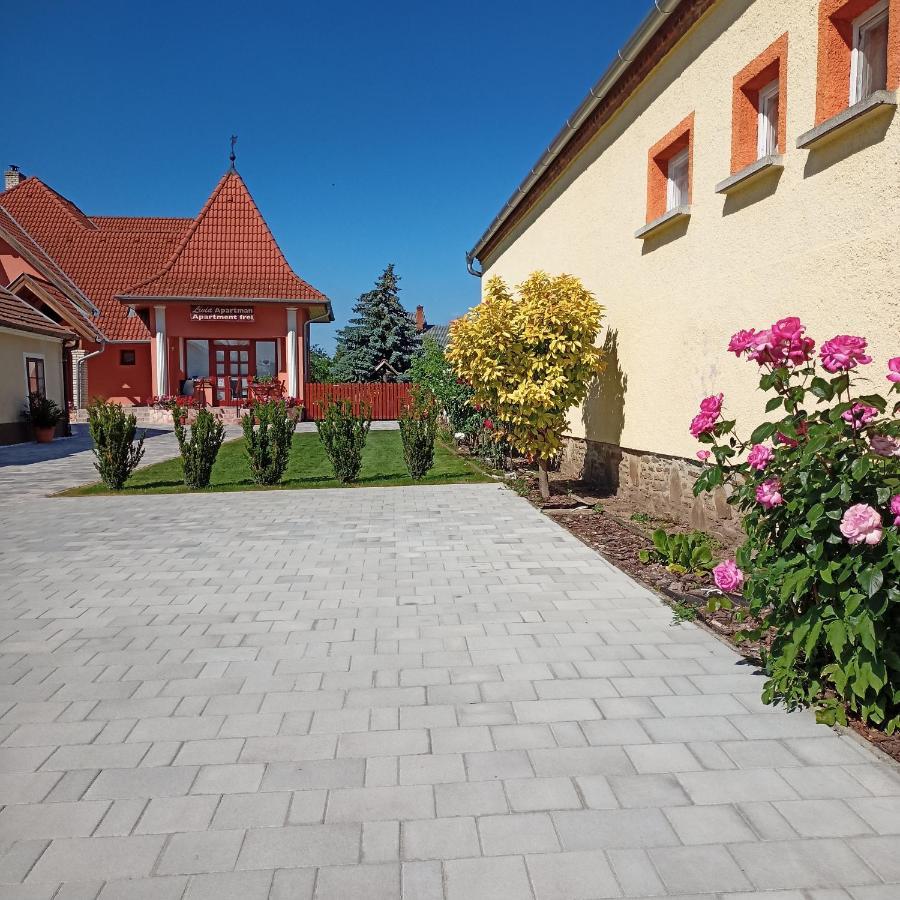 Livia Apartman Bük Buitenkant foto