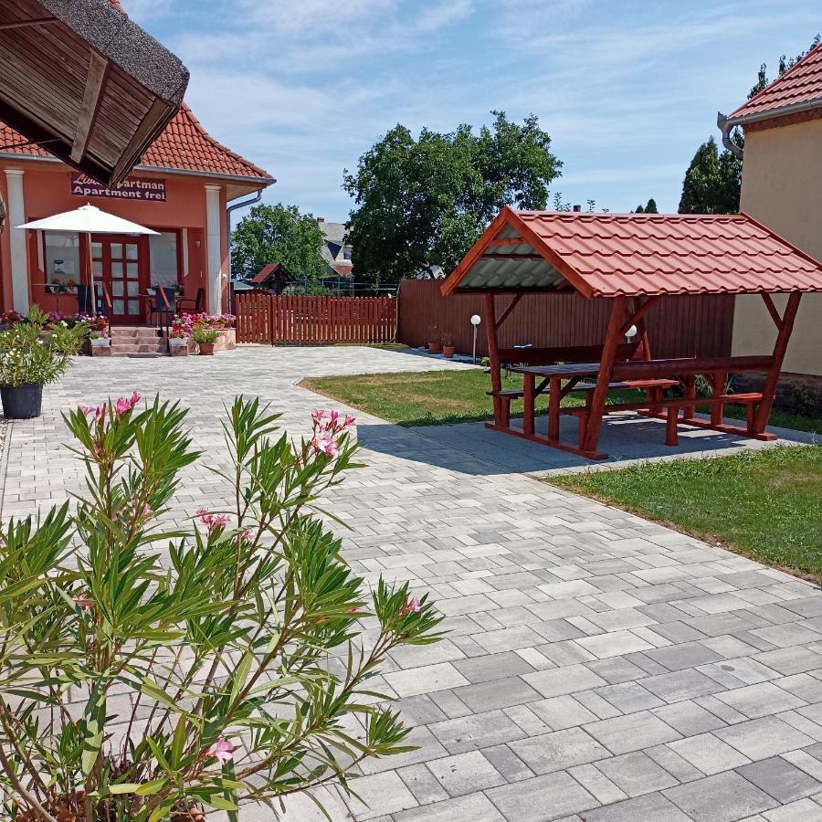 Livia Apartman Bük Buitenkant foto
