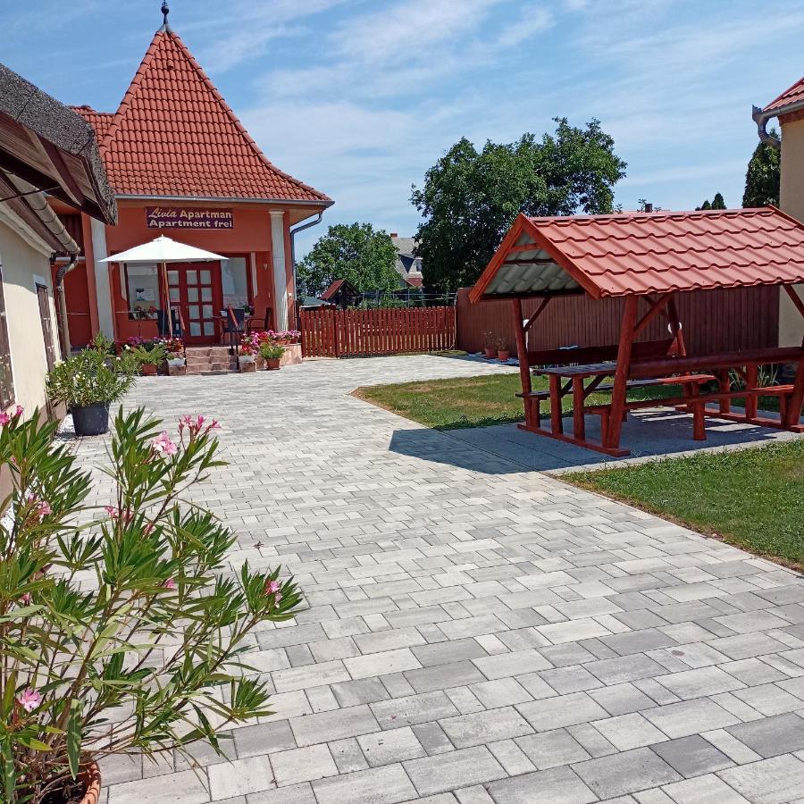 Livia Apartman Bük Buitenkant foto