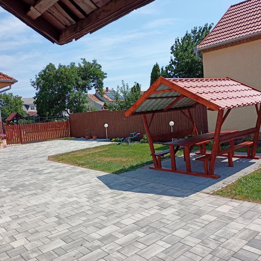 Livia Apartman Bük Buitenkant foto