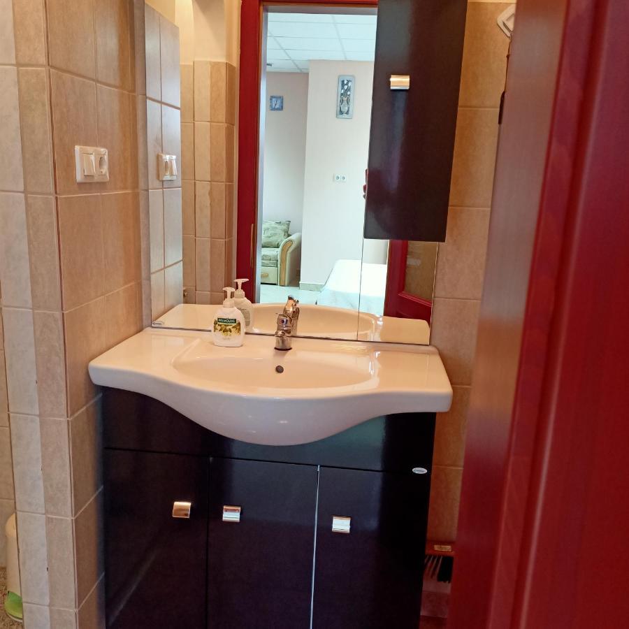 Livia Apartman Bük Buitenkant foto